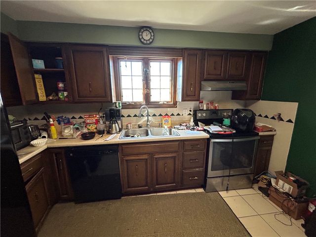 622 Ross Dr, Upper Burrell, PA 15613