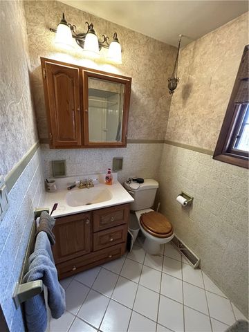 622 Ross Dr, Upper Burrell, PA 15613