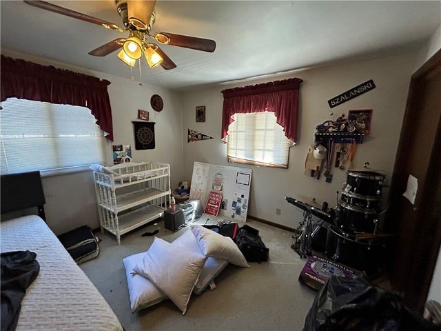 622 Ross Dr, Upper Burrell, PA 15613