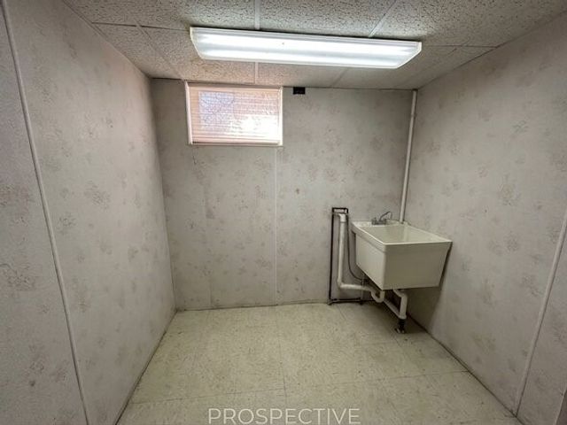 622 Ross Dr, Upper Burrell, PA 15613