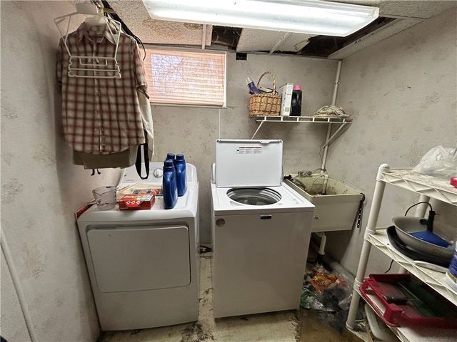 622 Ross Dr, Upper Burrell, PA 15613