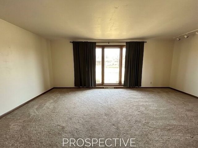 622 Ross Dr, Upper Burrell, PA 15613