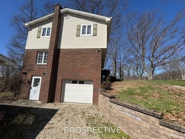 622 Ross Dr, Upper Burrell, PA 15613