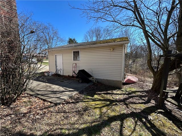 622 Ross Dr, Upper Burrell, PA 15613