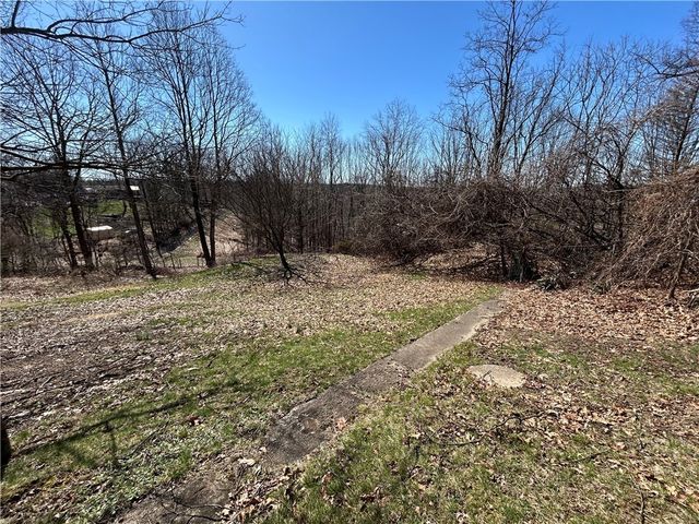 622 Ross Dr, Upper Burrell, PA 15613