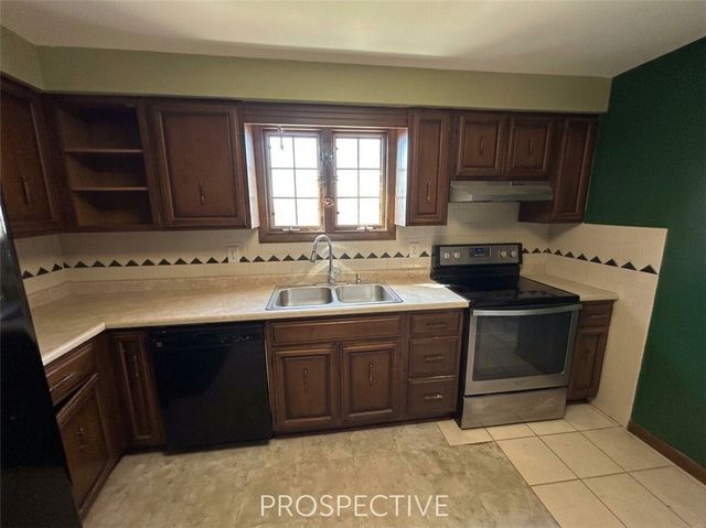 622 Ross Dr, Upper Burrell, PA 15613