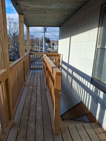 44 Pratt St. 3L, Fitchburg, MA 01420