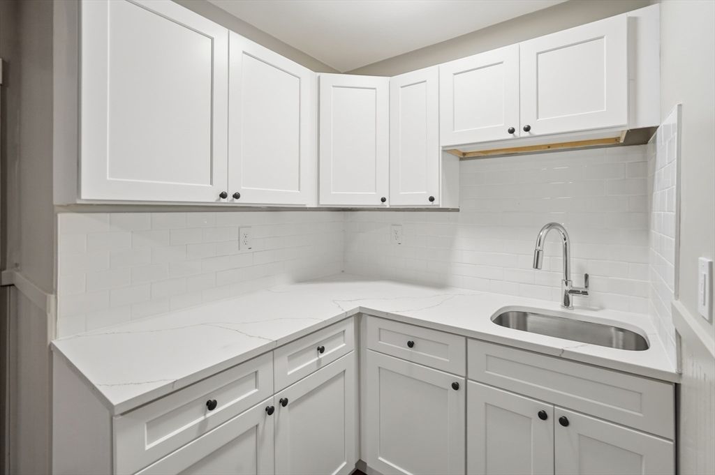 44 Pratt St. 3L, Fitchburg, MA 01420