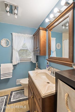 14 Elm Street, Jackson, NJ 08527