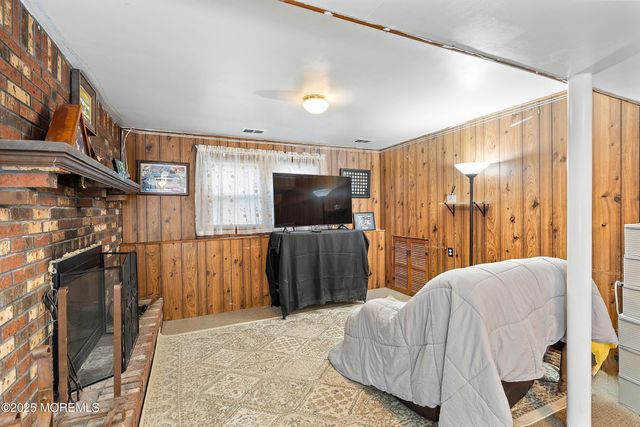 14 Elm Street, Jackson, NJ 08527