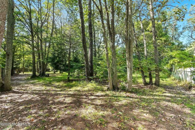 14 Elm Street, Jackson, NJ 08527