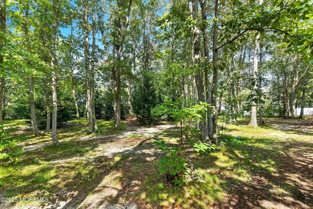 14 Elm Street, Jackson, NJ 08527
