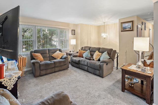 14 Elm Street, Jackson, NJ 08527