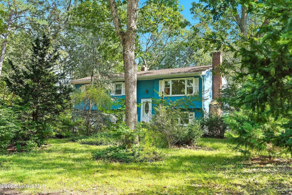 14 Elm Street, Jackson, NJ 08527