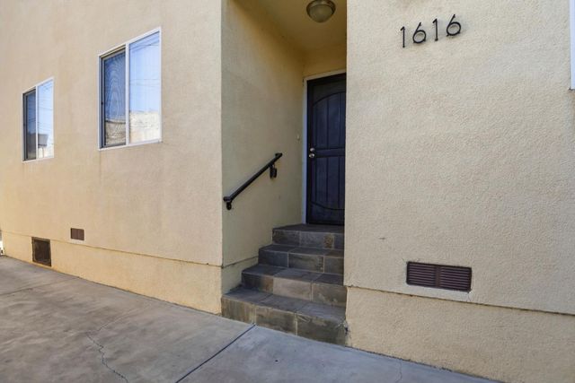1614 W 39th Place, Los Angeles, CA 90062