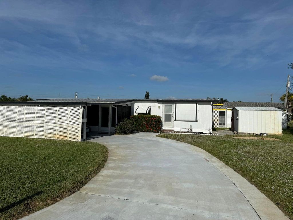 11055 SE Federal Highway 33, Hobe Sound, FL 33455