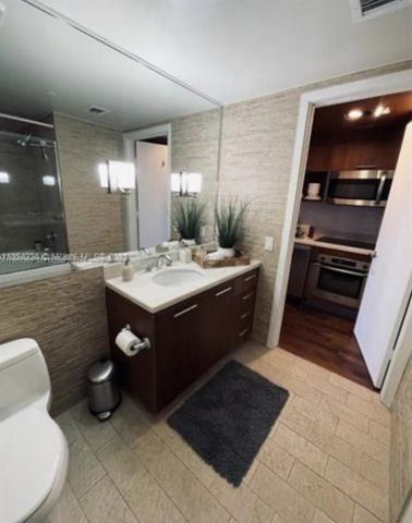 50 Biscayne Boulevard 607, Miami, FL 33132