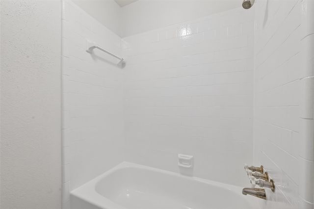 724 Country Place Drive E, Houston, TX 77079