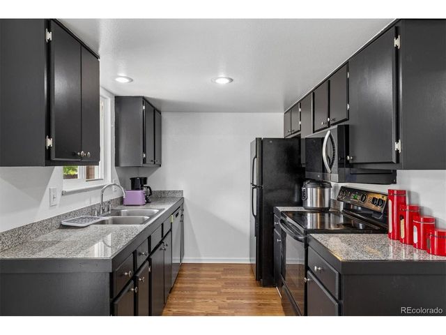 7711 W GLASGOW Pl, Littleton, CO 80128