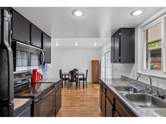 7711 W GLASGOW Pl, Littleton, CO 80128