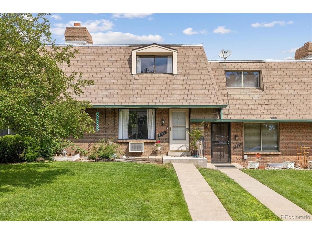 7711 W GLASGOW Pl, Littleton, CO 80128