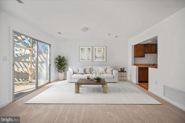 2418 LAFAYETTE BLVD, Fredericksburg, VA 22401