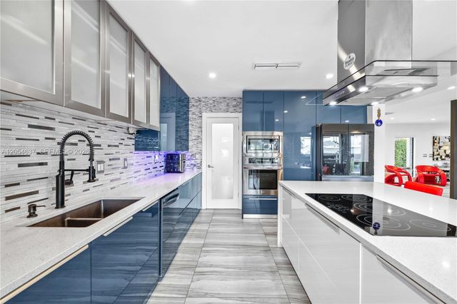 2886 NE 25th Street, Fort Lauderdale, FL 33305