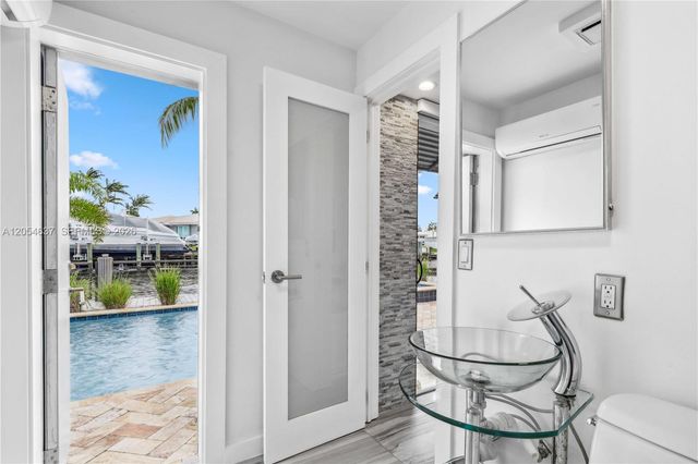 2886 NE 25th Street, Fort Lauderdale, FL 33305