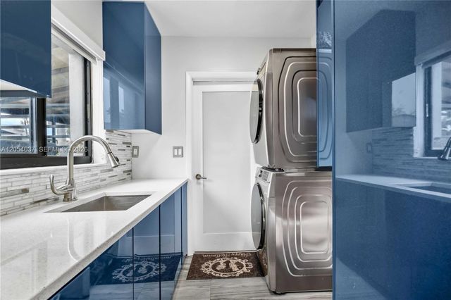 2886 NE 25th Street, Fort Lauderdale, FL 33305