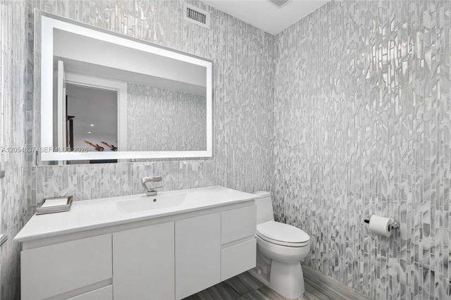 2886 NE 25th Street, Fort Lauderdale, FL 33305