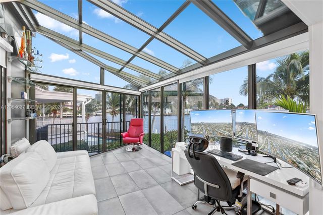 2886 NE 25th Street, Fort Lauderdale, FL 33305