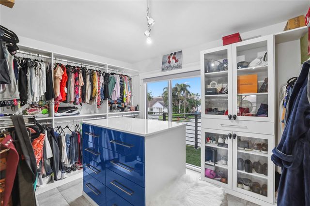 2886 NE 25th Street, Fort Lauderdale, FL 33305