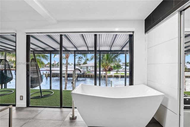 2886 NE 25th Street, Fort Lauderdale, FL 33305