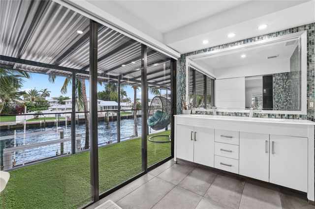 2886 NE 25th Street, Fort Lauderdale, FL 33305