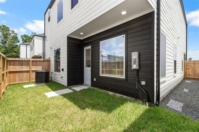 4746 Martin Hill Street, Houston, TX 77018