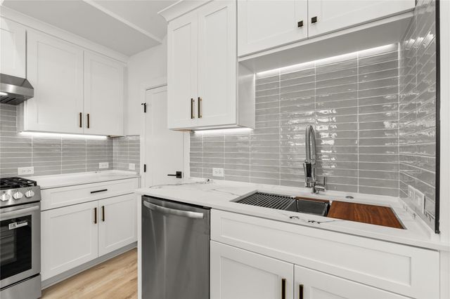 4746 Martin Hill Street, Houston, TX 77018