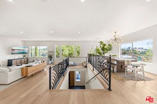 2927 Park Center Drive, Los Angeles, CA 90068