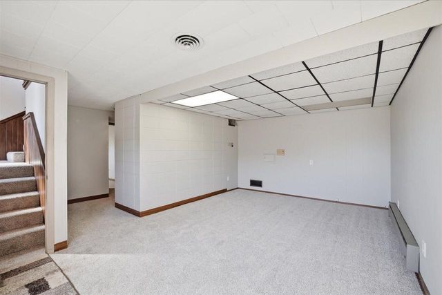 255 Hilldale DRIVE, Hartford, WI 53027