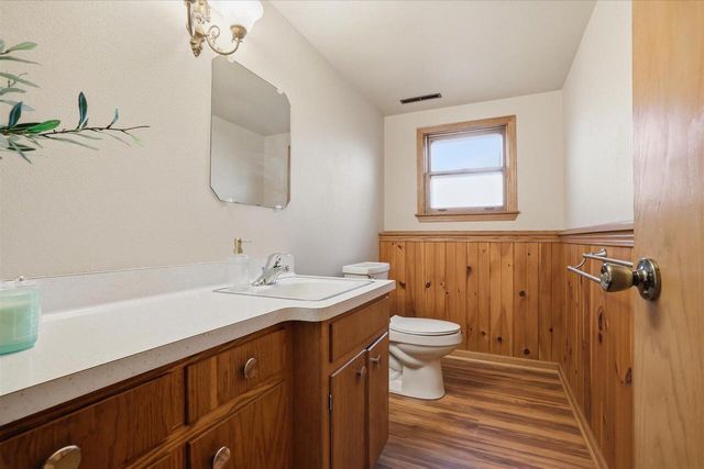 255 Hilldale DRIVE, Hartford, WI 53027