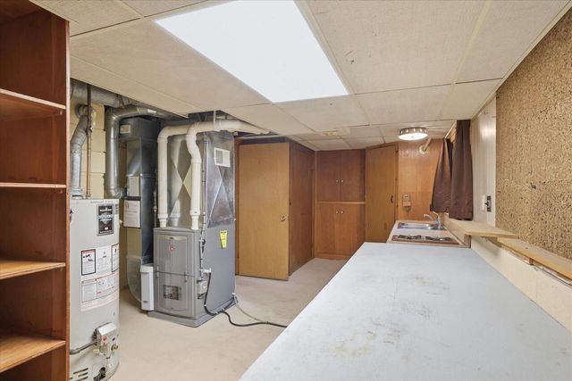 255 Hilldale DRIVE, Hartford, WI 53027