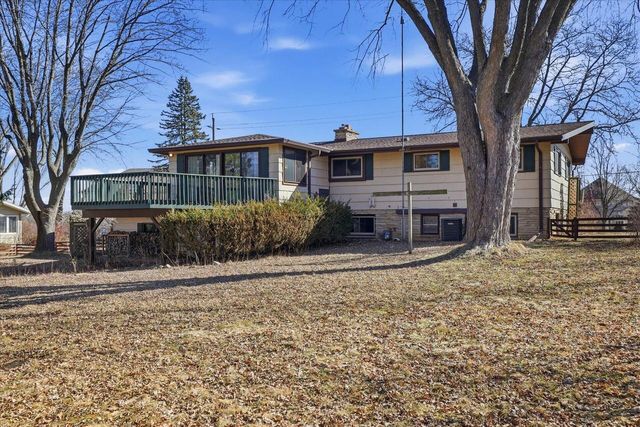 255 Hilldale DRIVE, Hartford, WI 53027