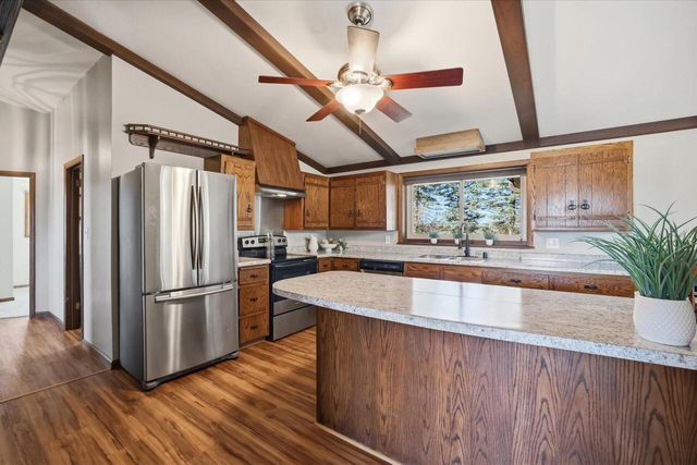 255 Hilldale DRIVE, Hartford, WI 53027