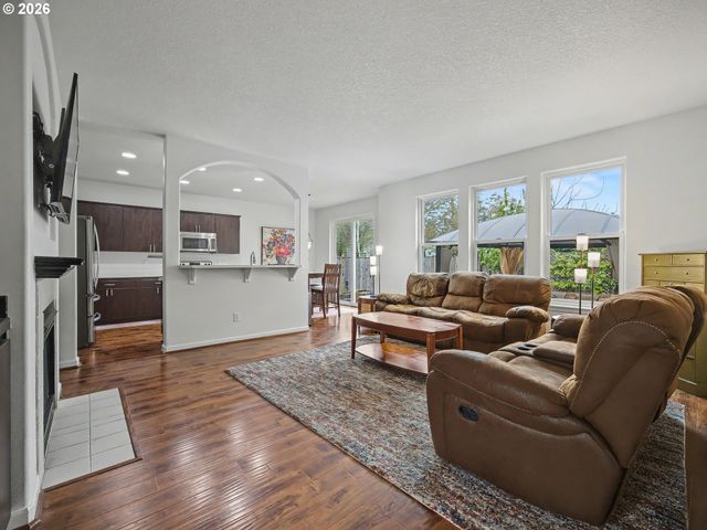 13191 WICKIUP Dr, Oregon City, OR 97045