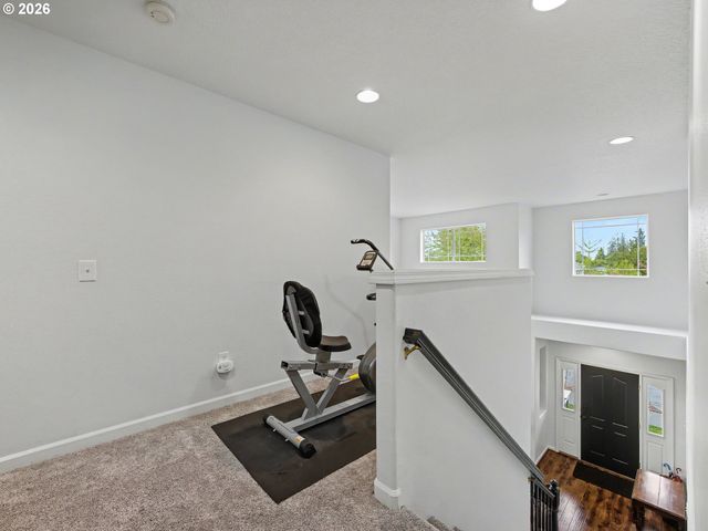 13191 WICKIUP Dr, Oregon City, OR 97045