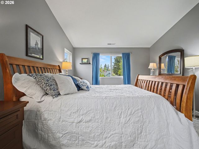 13191 WICKIUP Dr, Oregon City, OR 97045