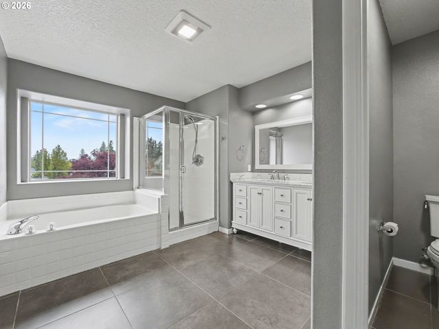 13191 WICKIUP Dr, Oregon City, OR 97045