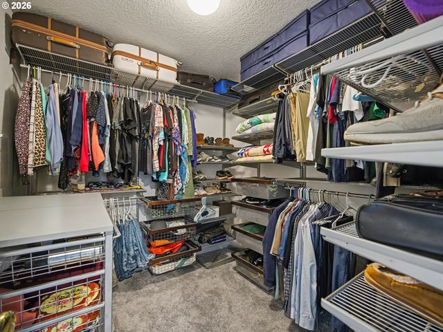 13191 WICKIUP Dr, Oregon City, OR 97045
