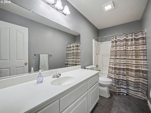 13191 WICKIUP Dr, Oregon City, OR 97045