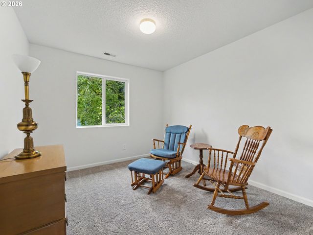 13191 WICKIUP Dr, Oregon City, OR 97045