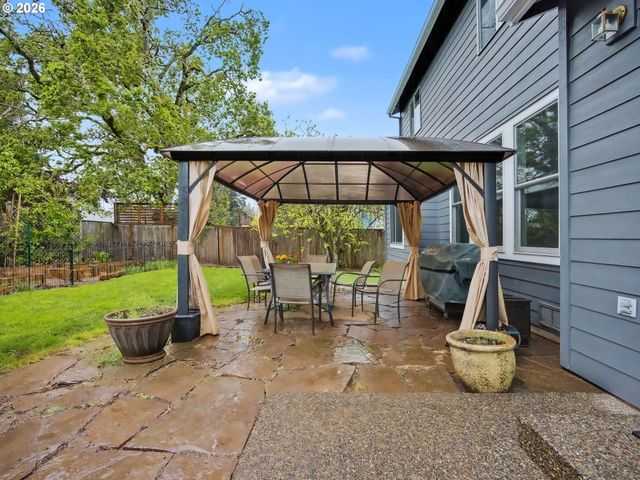 13191 WICKIUP Dr, Oregon City, OR 97045